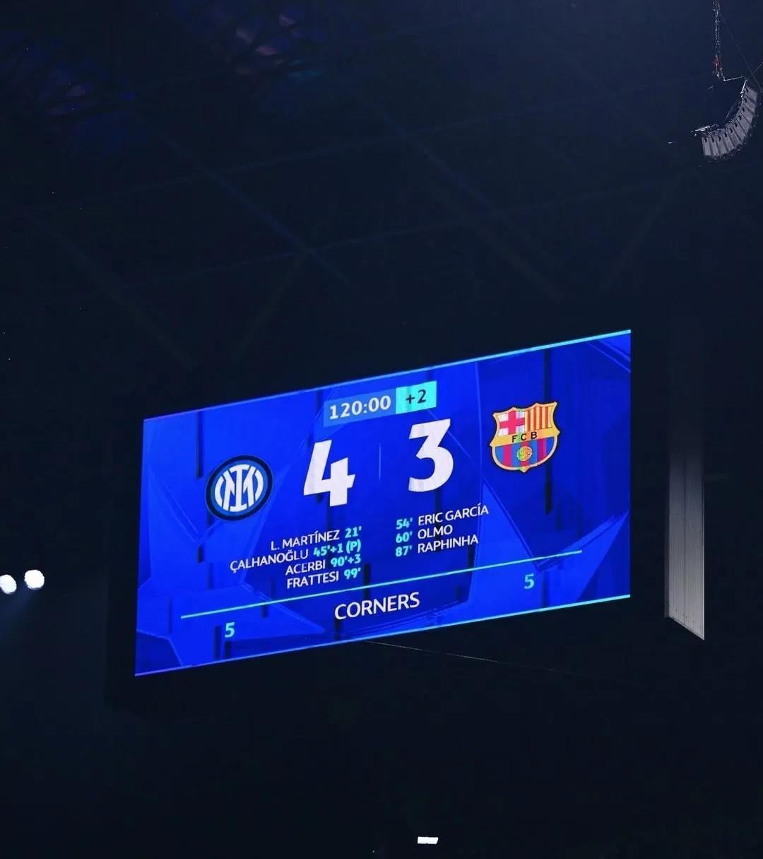 爱游戏官网入口包含反败为胜首场状态出色，曼联观众沸腾！，德罗巴重返赛场观众掌声雷动的词条